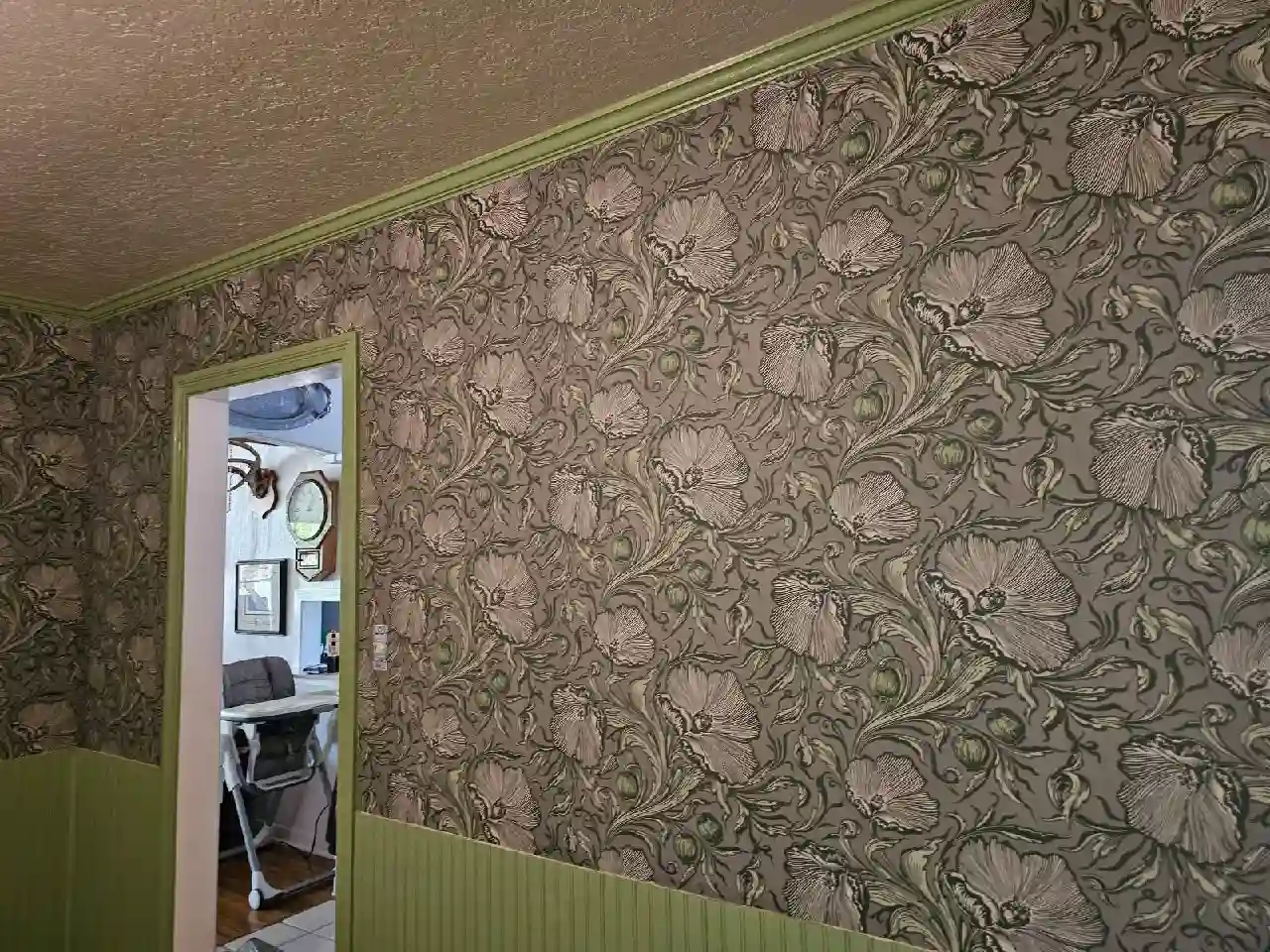 Wallpaper installation in a Henderson NV home