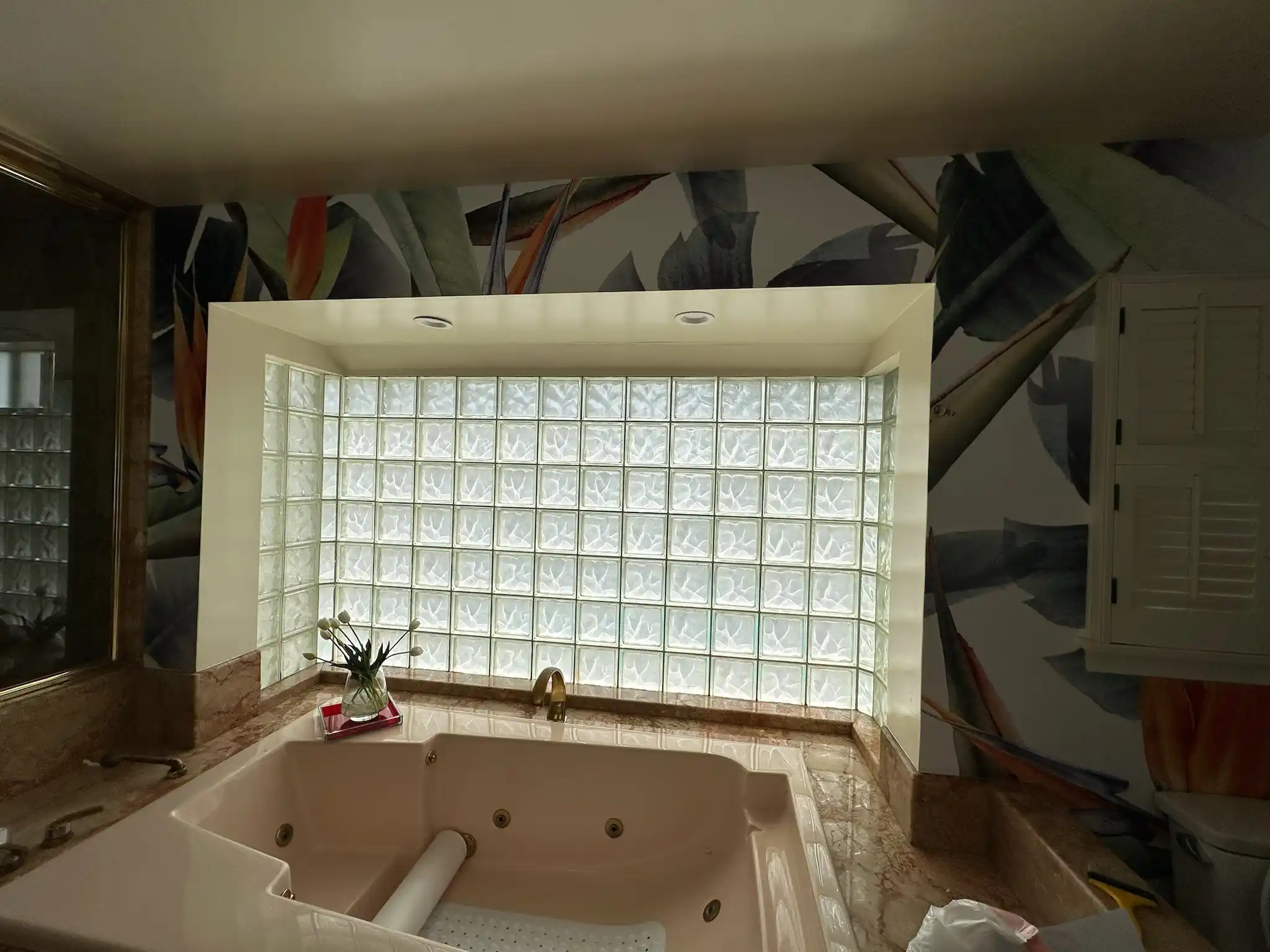 Wallpaper installation in a Mesquite NV home