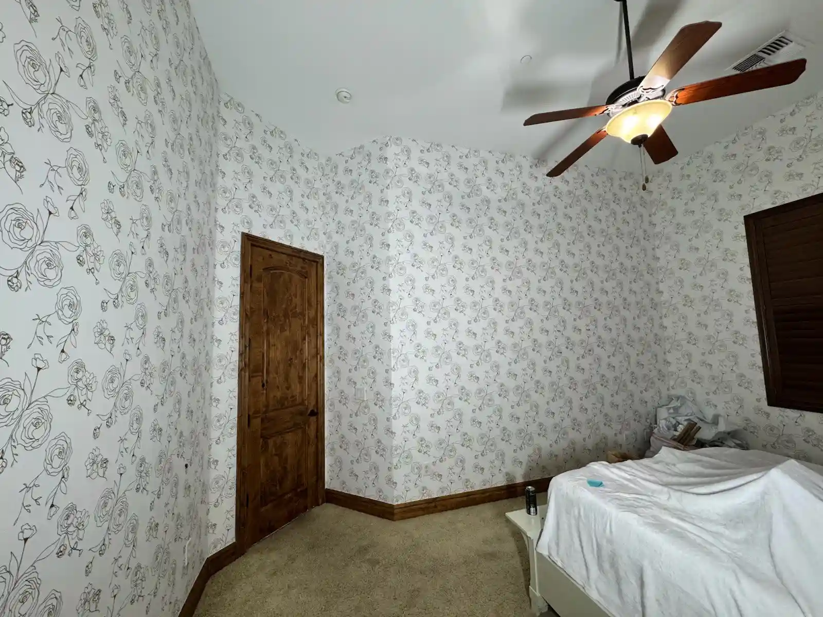 Wallpaper installation in Winchester NV